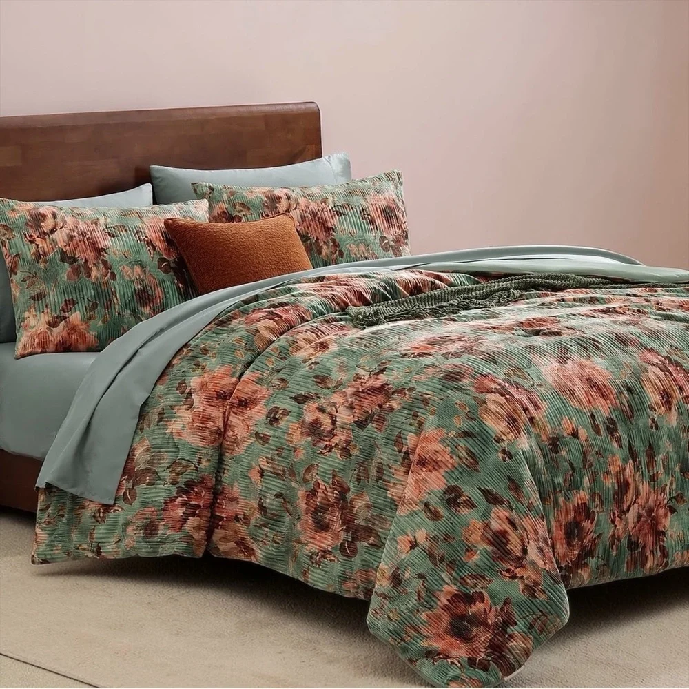 NEW Anthro 7 Piece Green Velvet Boho Queen / King Bedding Comforter & Sham Set